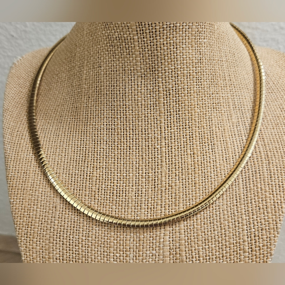 VINTAGE CLASSIC 14KT GOLD PLATED SNAKE CHAIN CHOKER NECKLACE - Picture 4 of 7